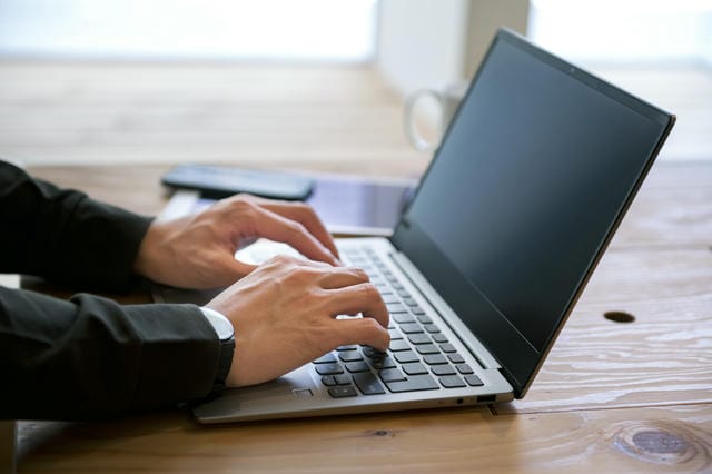 デジタル採点は本当に公平か？未来の教育を揺るがす危険な実態